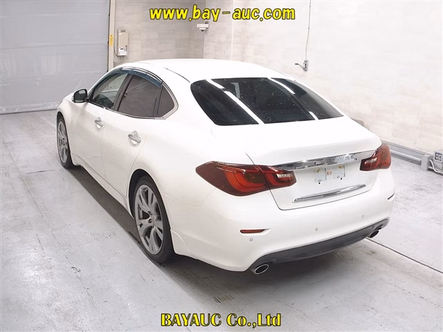 NISSAN FUGA