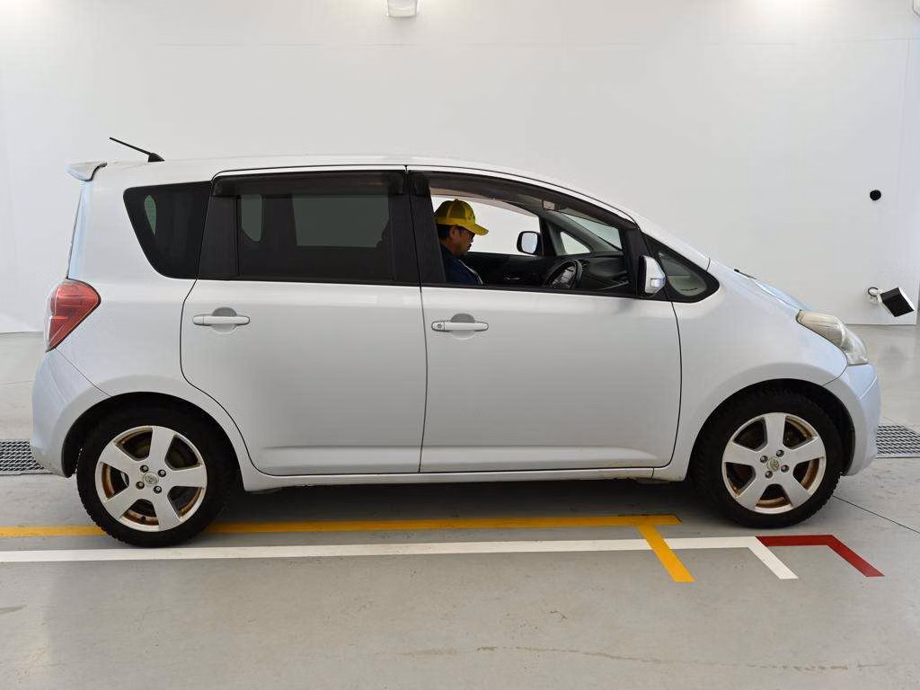TOYOTA RACTIS