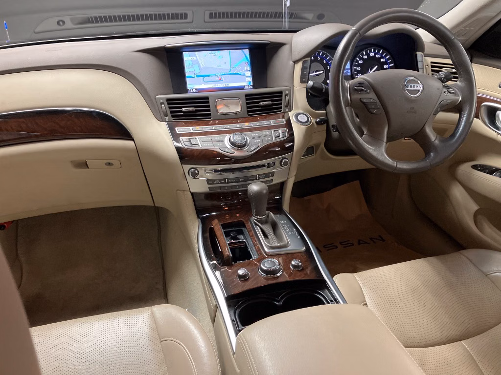 NISSAN FUGA