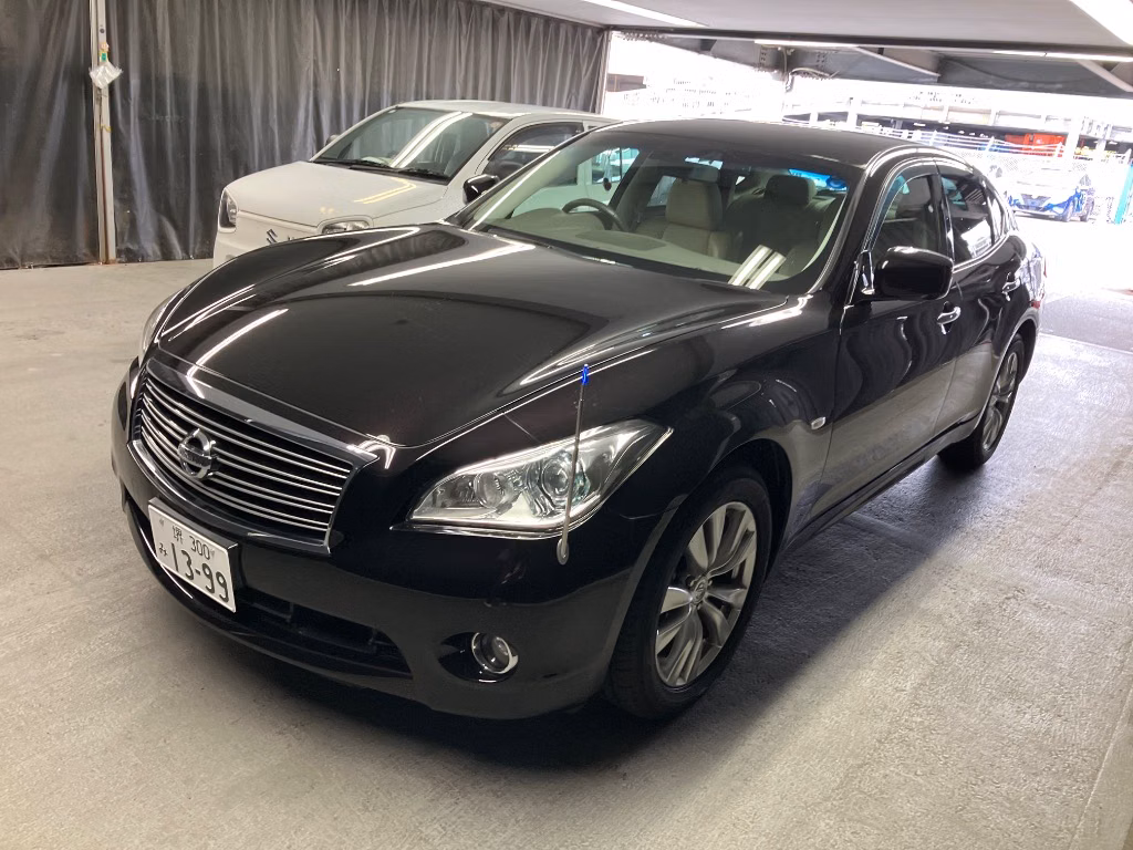 NISSAN FUGA