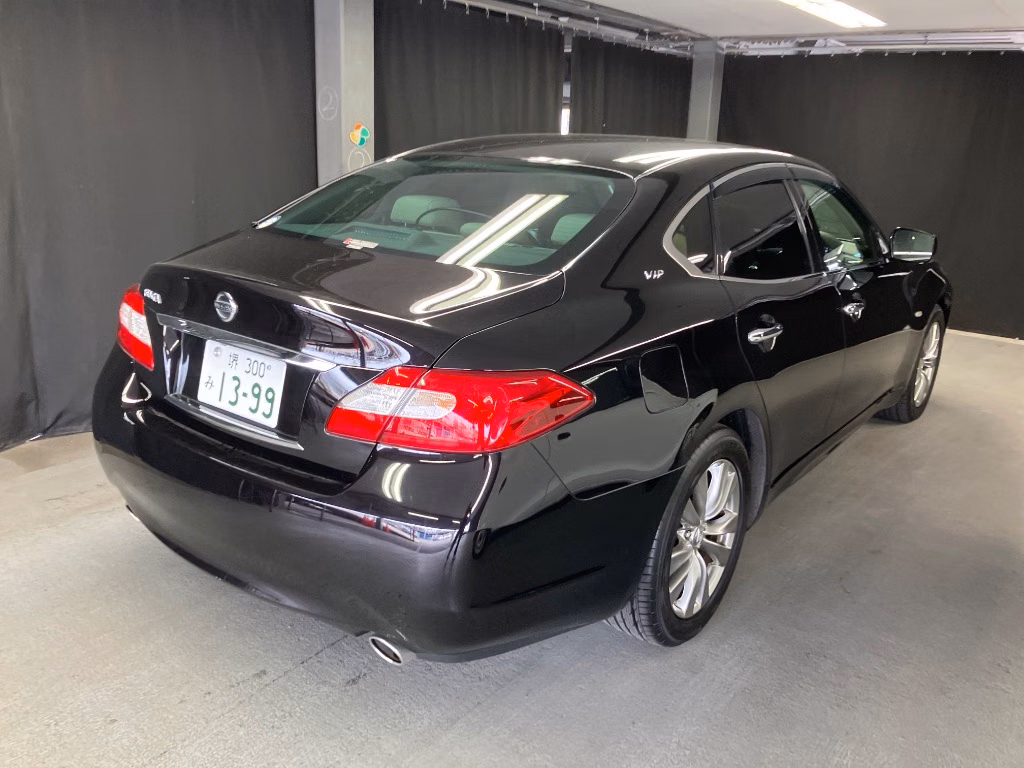 NISSAN FUGA