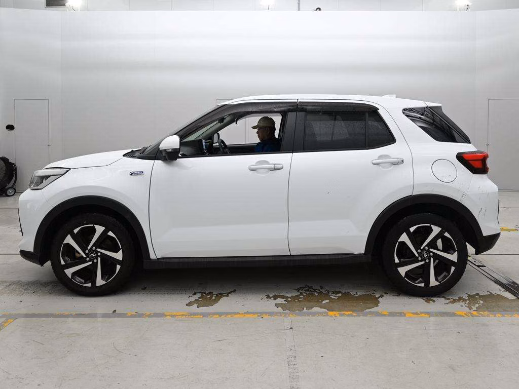 DAIHATSU ROCKY