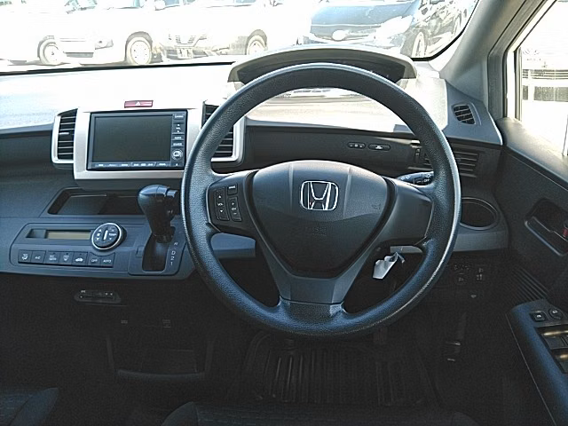 HONDA FREED SPIKE
