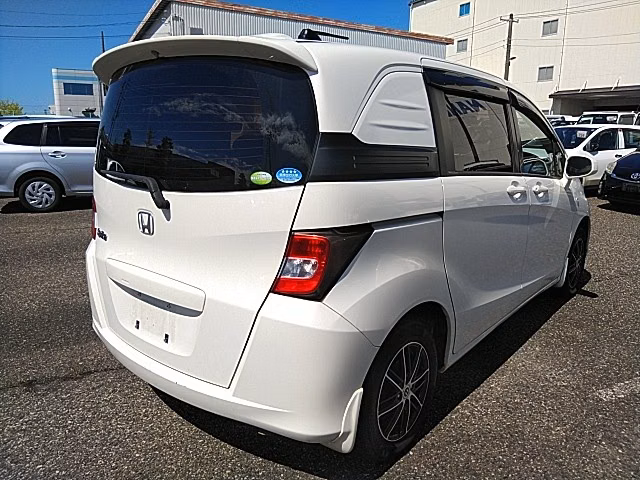 HONDA FREED SPIKE