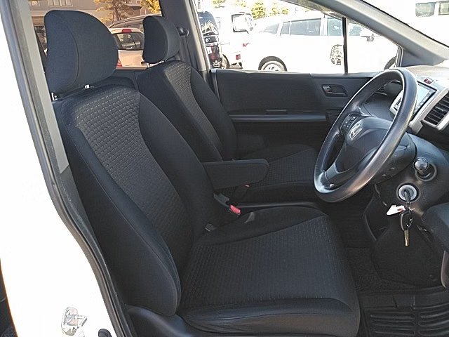 HONDA FREED SPIKE