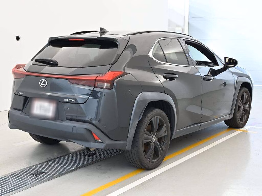 LEXUS UX200