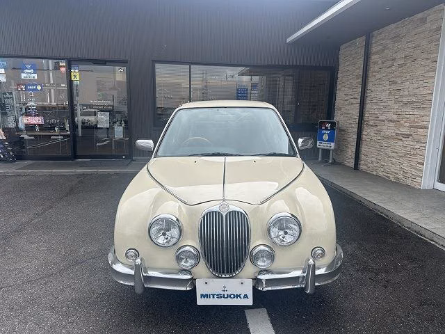 Mitsuoka Viewt