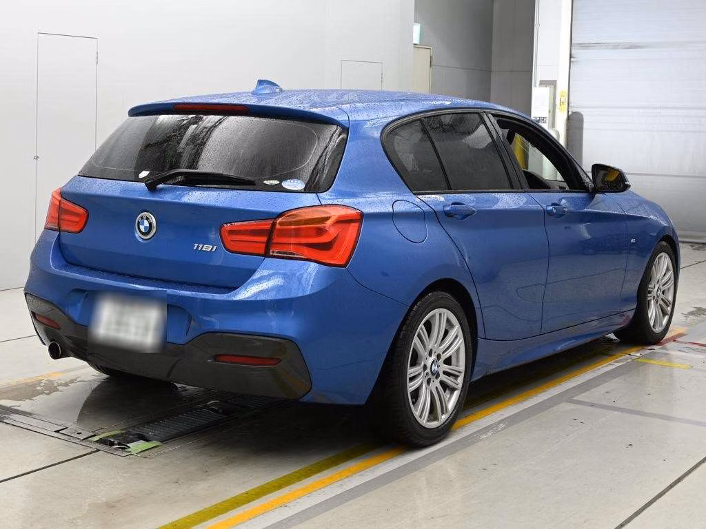 BMW 1-SERIES