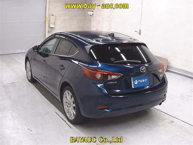 MAZDA AXELA