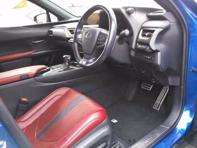 LEXUS UX200