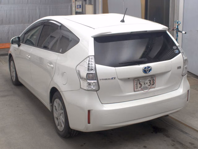 TOYOTA PRIUS ALPHA