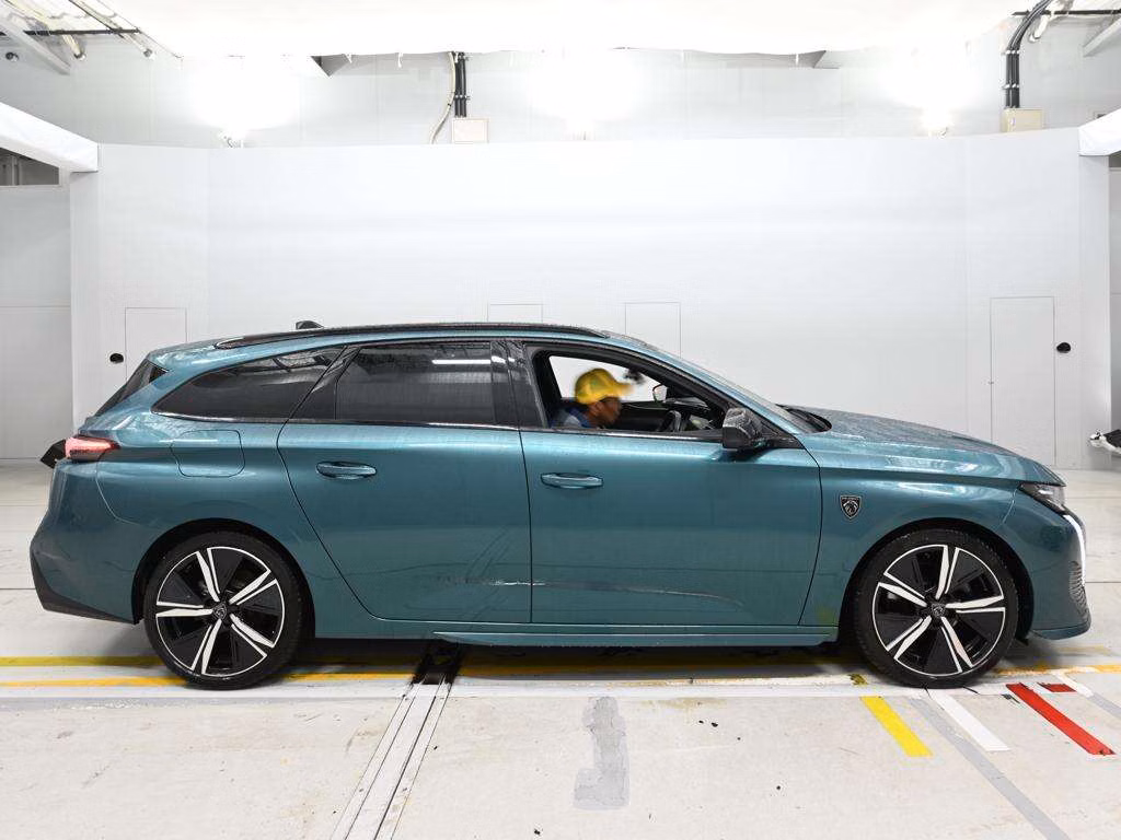PEUGEOT 308