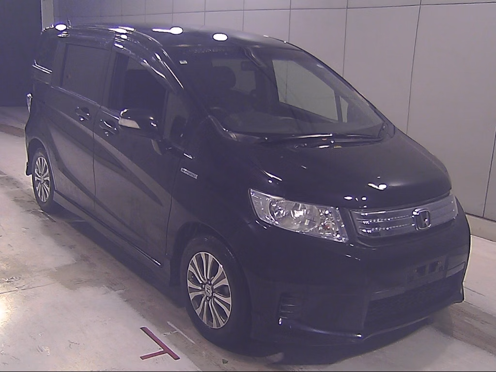 HONDA FREED SPIKE
