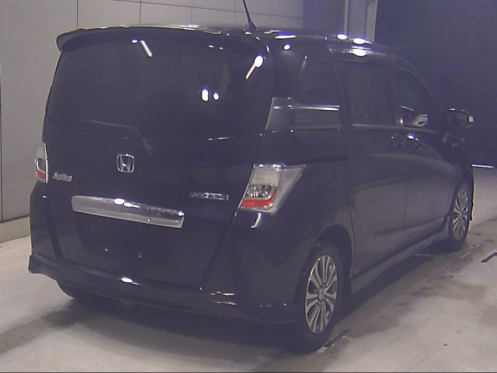 HONDA FREED SPIKE