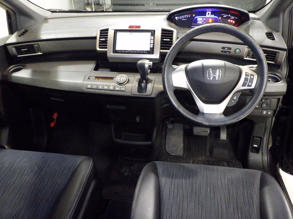 HONDA FREED SPIKE