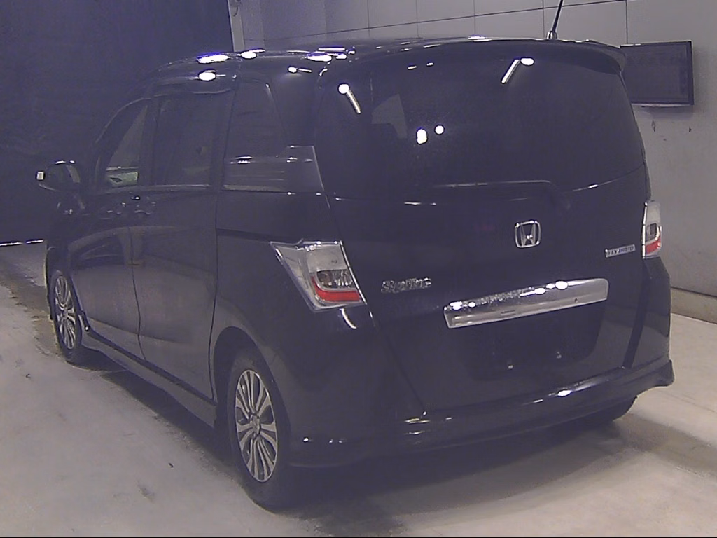 HONDA FREED SPIKE