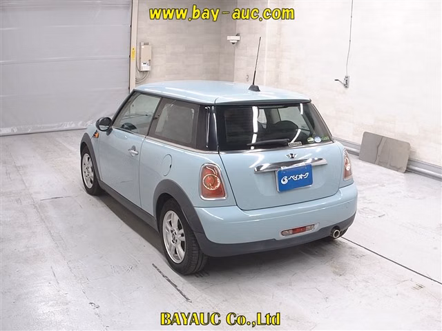 MINI HATCH