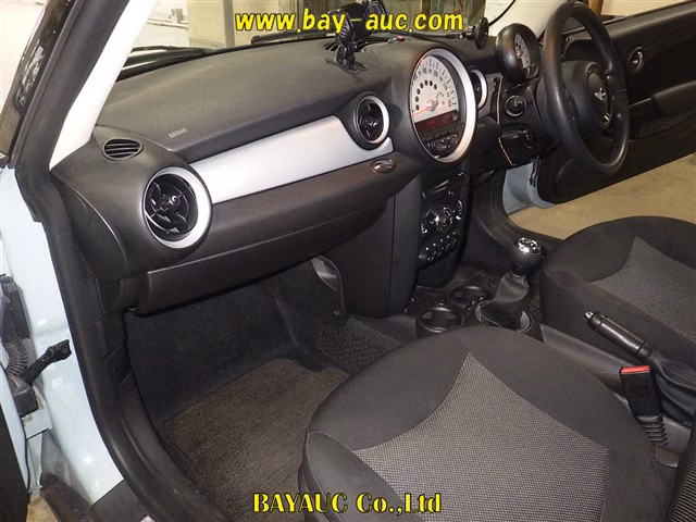 MINI HATCH