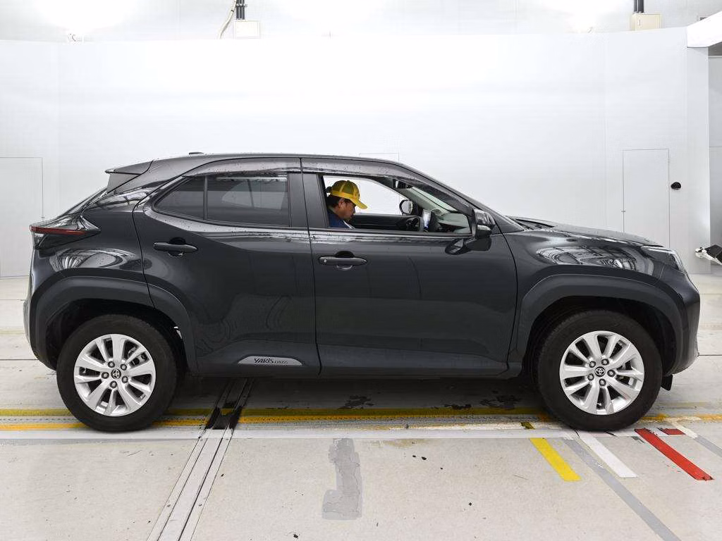 TOYOTA YARIS CROSS