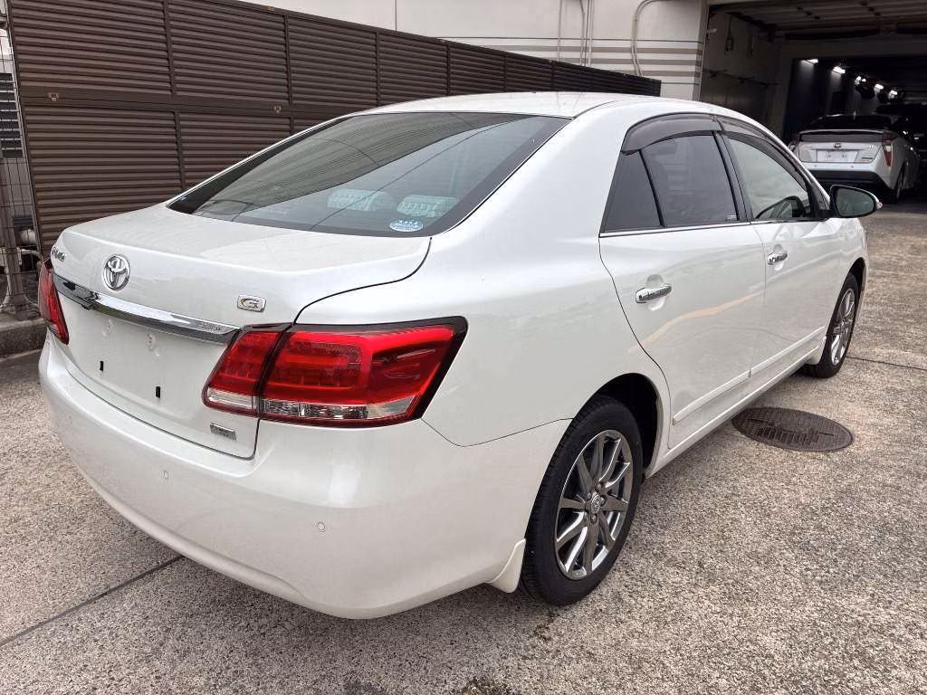 TOYOTA PREMIO