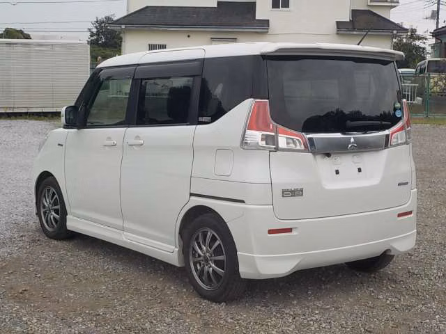 Mitsubishi Delica D:2
