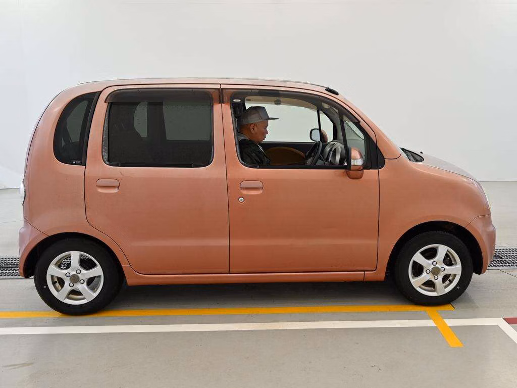 DAIHATSU MOVE LATTE