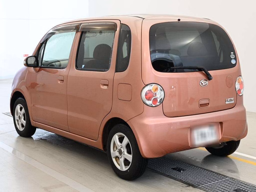 DAIHATSU MOVE LATTE
