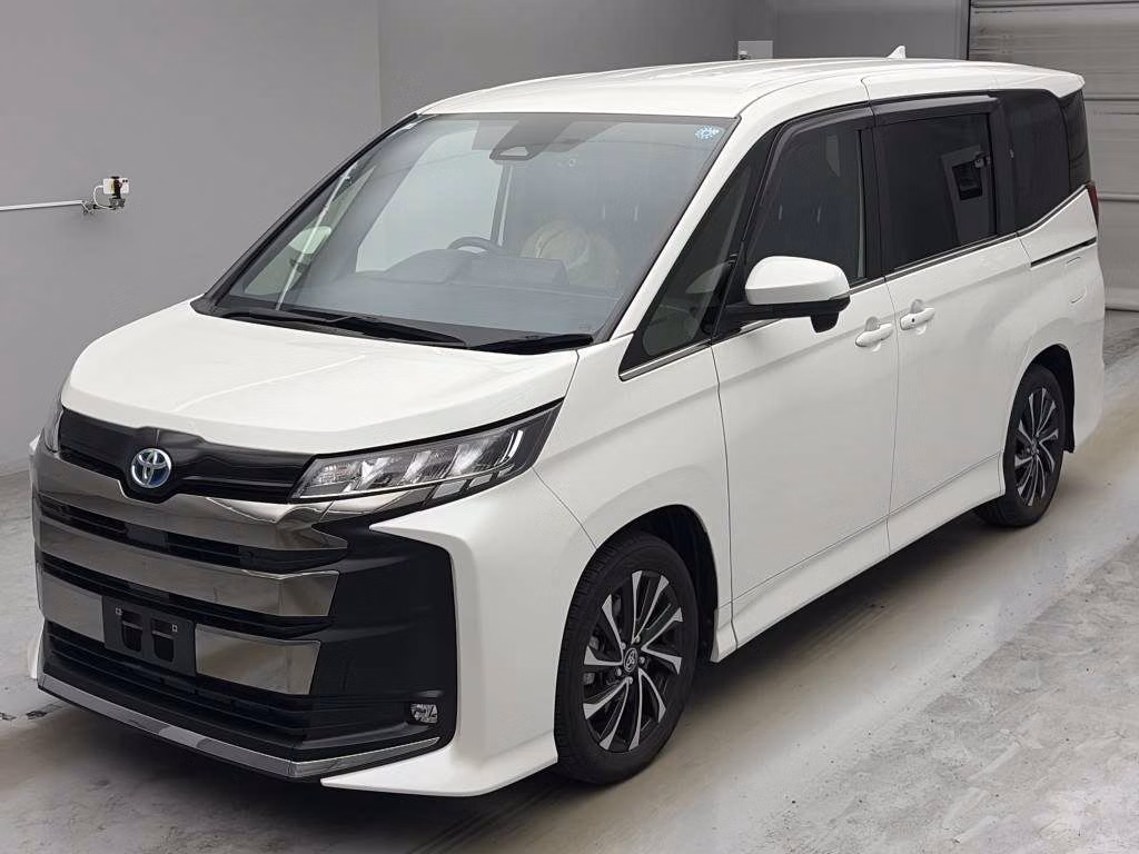 TOYOTA NOAH