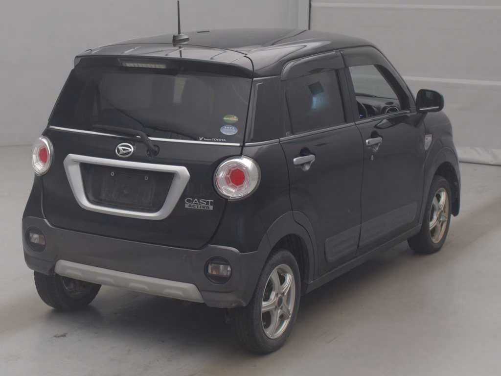 DAIHATSU CAST