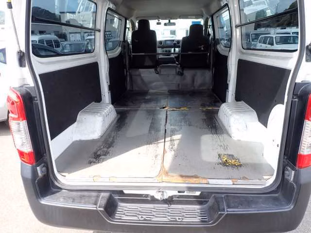 NISSAN NV350 CARAVAN