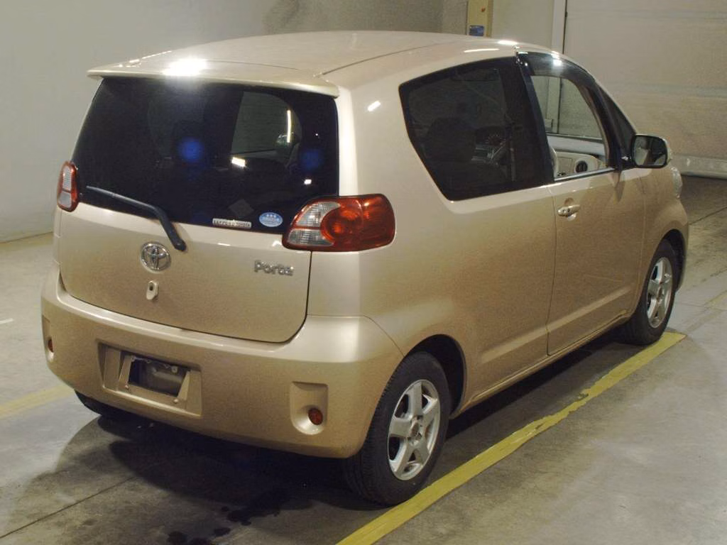 TOYOTA PORTE