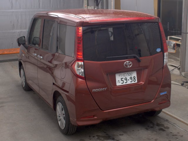 TOYOTA ROOMY