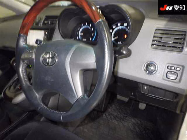 Toyota Mark X Zio