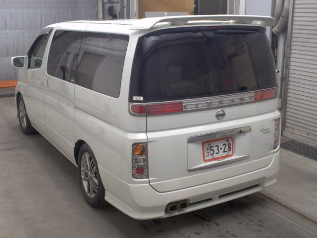 NISSAN ELGRAND