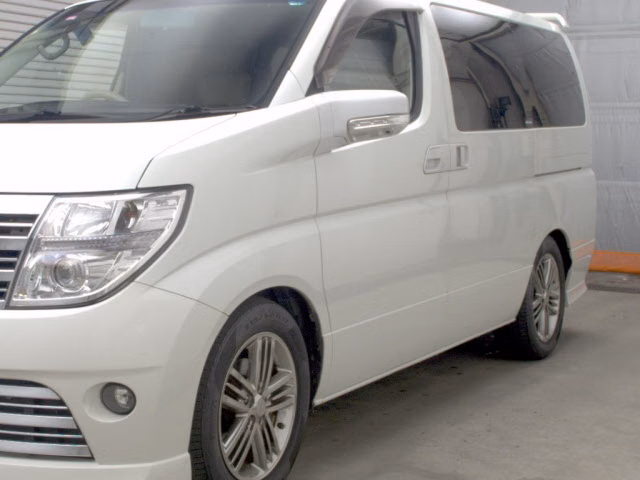 NISSAN ELGRAND