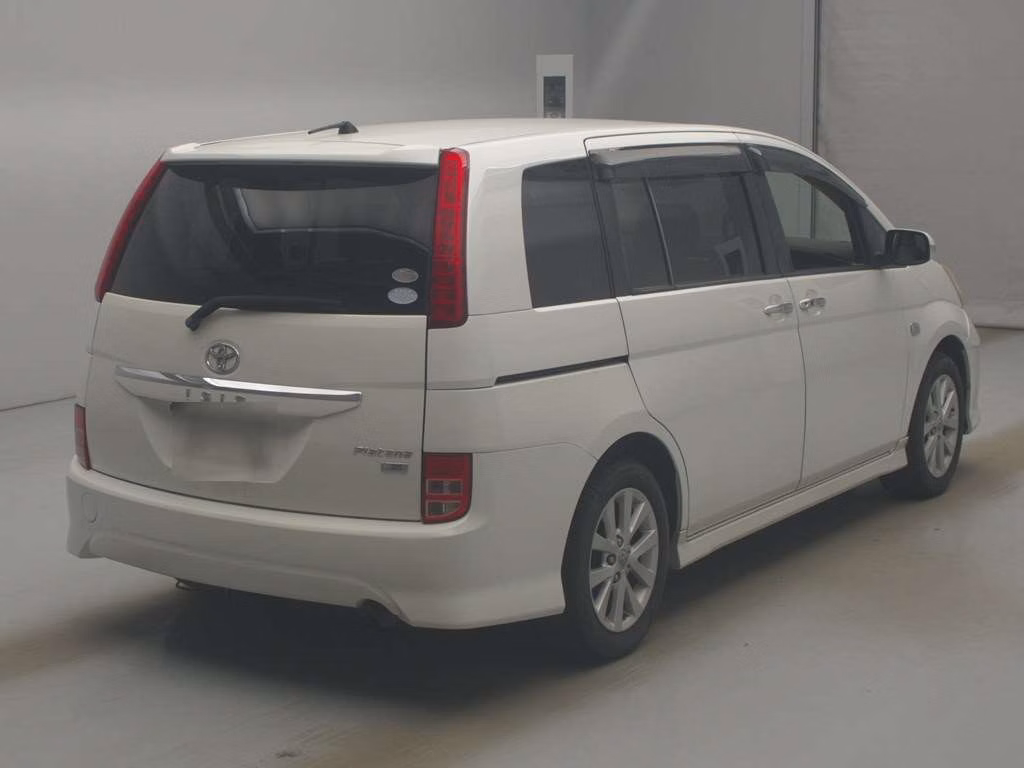 TOYOTA ISIS