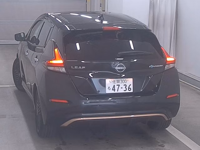 NISSAN LEAF