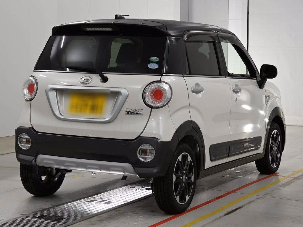DAIHATSU CAST