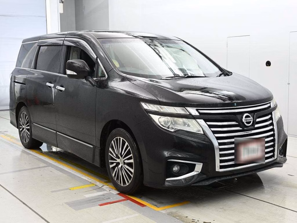 NISSAN ELGRAND