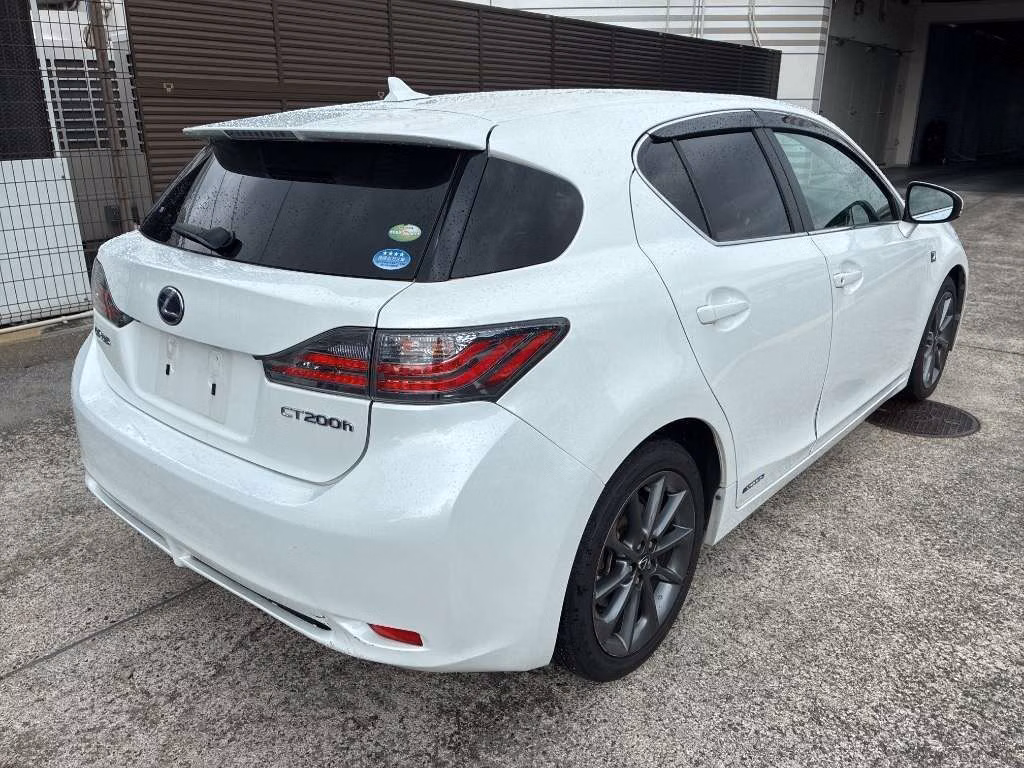 Lexus CT200h