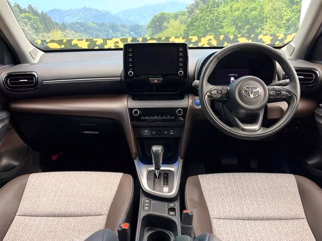 TOYOTA YARIS CROSS