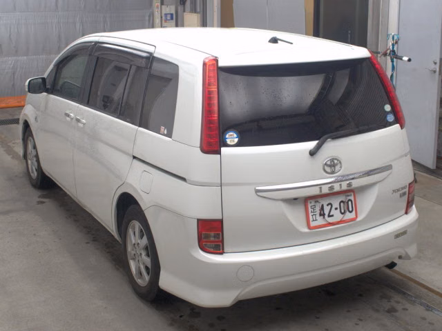 TOYOTA ISIS