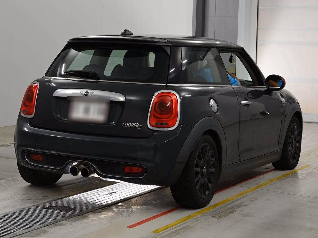 MINI HATCH