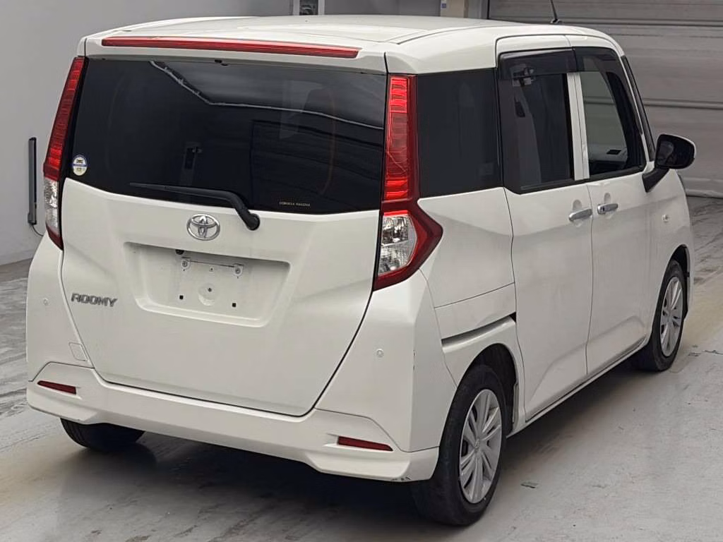 TOYOTA ROOMY