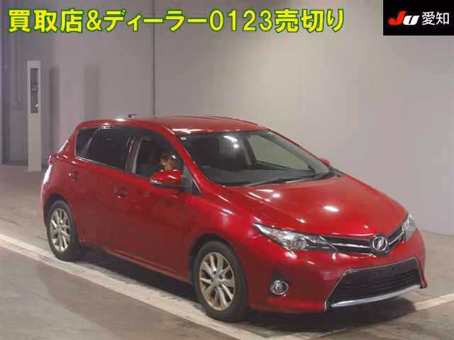 TOYOTA AURIS