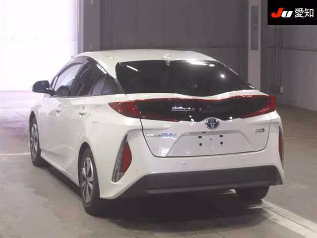 TOYOTA PRIUS PHV