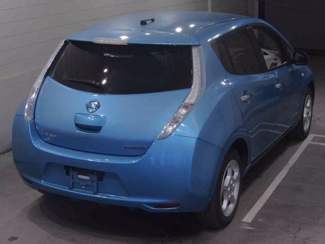 NISSAN LEAF