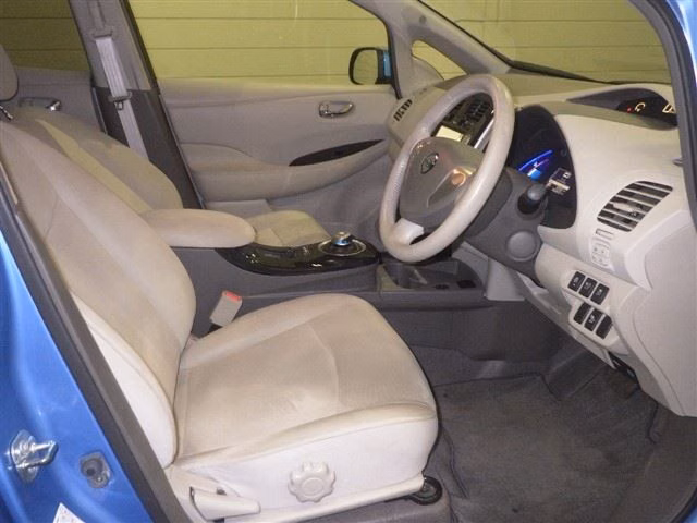 NISSAN LEAF