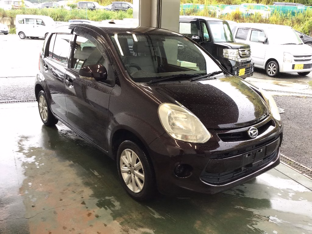 DAIHATSU BOON