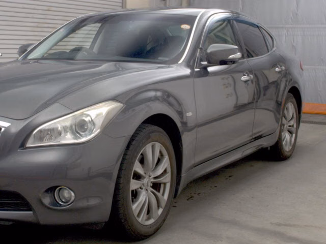 NISSAN FUGA